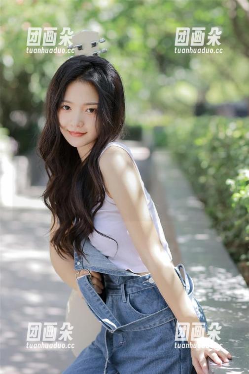 Tiny Asa的飞霄写真大放异彩，免费美图带你领略不一样的视觉盛宴，绝对不容错过！.txt